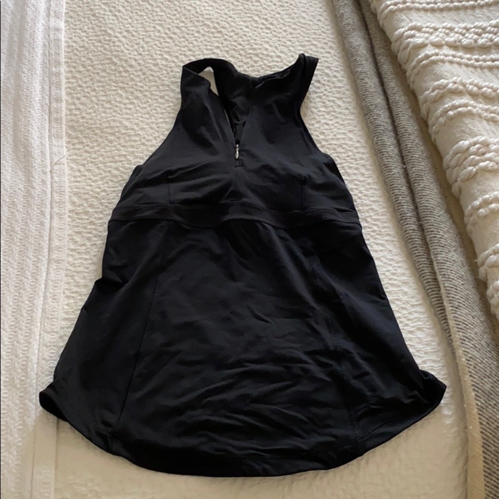 Lululemon size 6 black tank